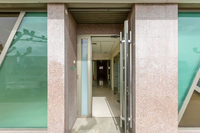 Kommersiell att hyra i Barañain - 1 400 € (Ref: 9686209)