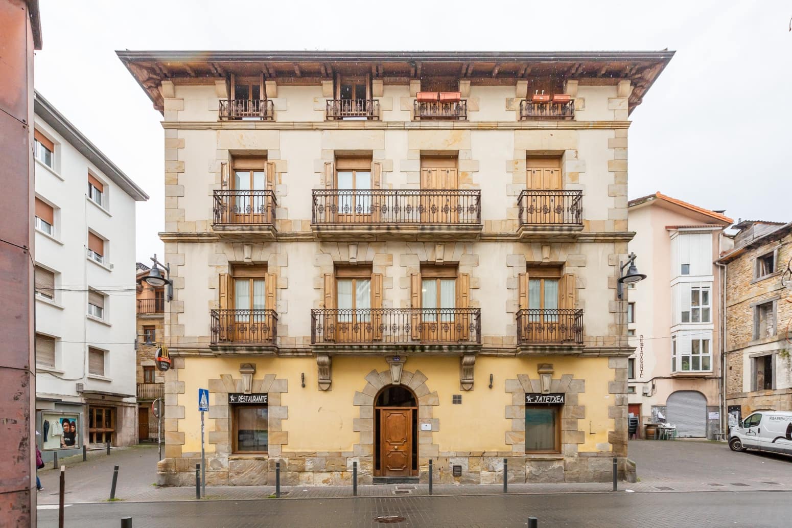 Office for sale in Altsasu / Alsasua - € 100,000 (Ref: 9694902)