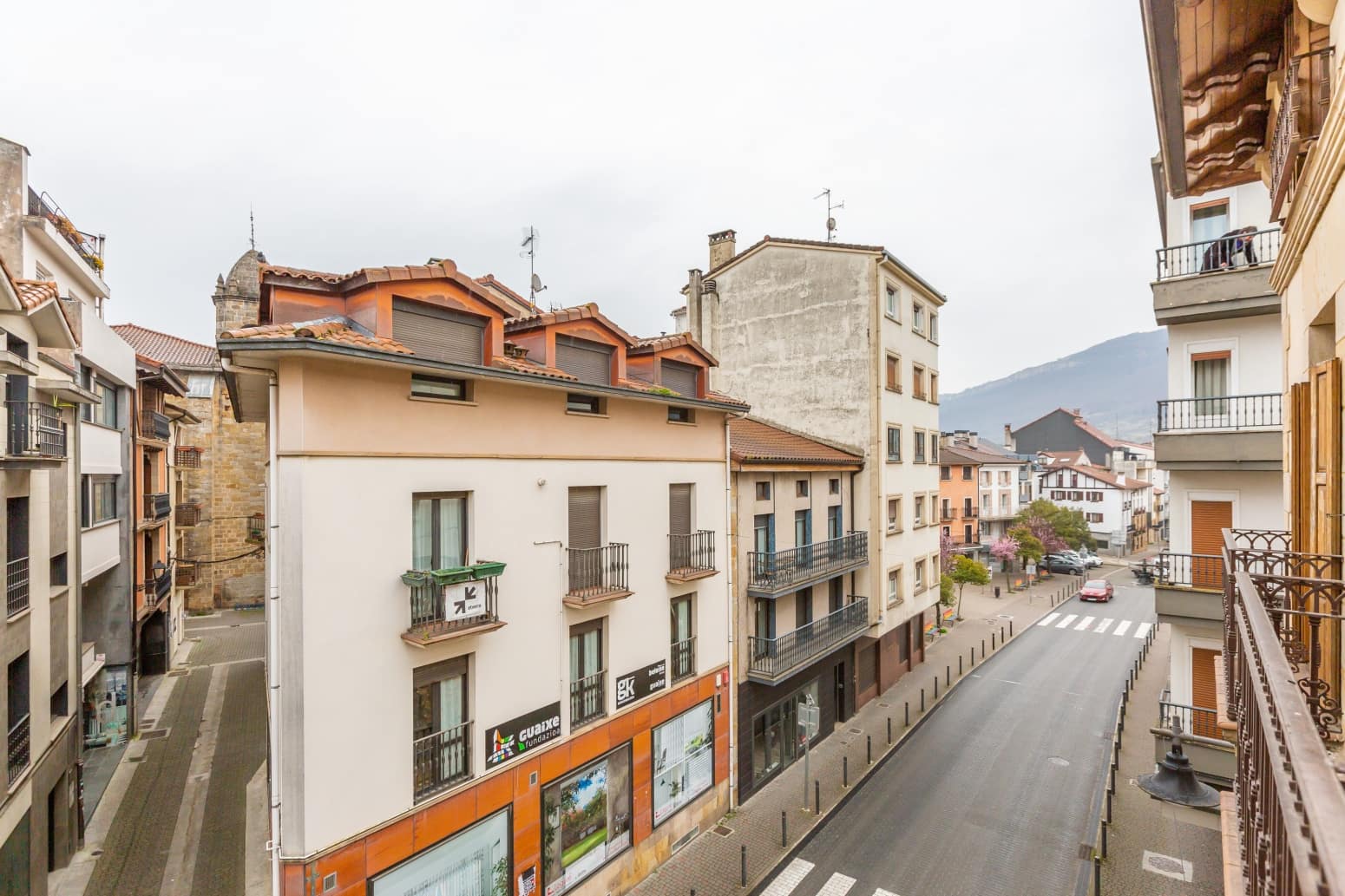 Office for sale in Altsasu / Alsasua - € 100,000 (Ref: 9694902)