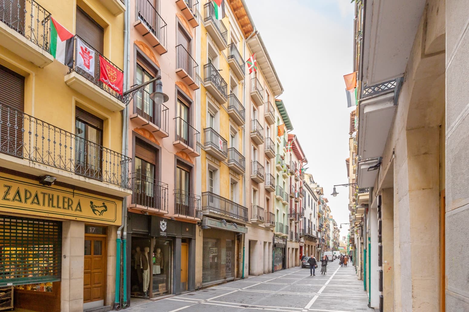 2 bedroom Flat for sale in Pamplona / Iruna - € 165,000 (Ref: 9698143)