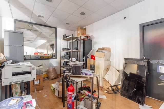 Commercieel te huur in Pamplona - € 1.800 (Ref: 9711173)