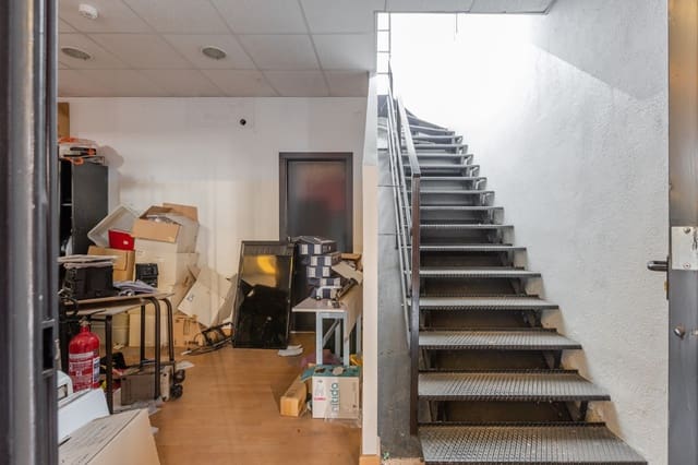 Commercieel te huur in Pamplona - € 1.800 (Ref: 9711173)