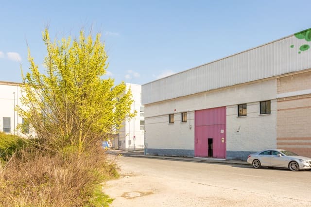 Commercieel te huur in Pamplona - € 1.800 (Ref: 9711173)