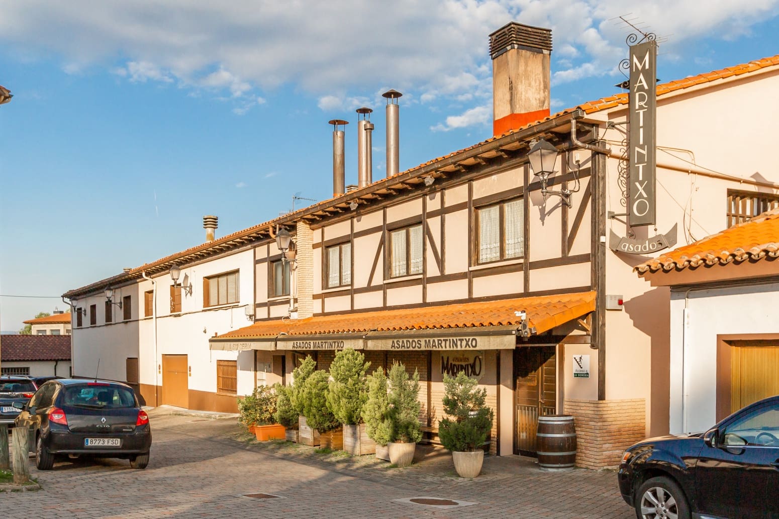 Commercial for sale in Cizur - € 5,000,000 (Ref: 9711175)