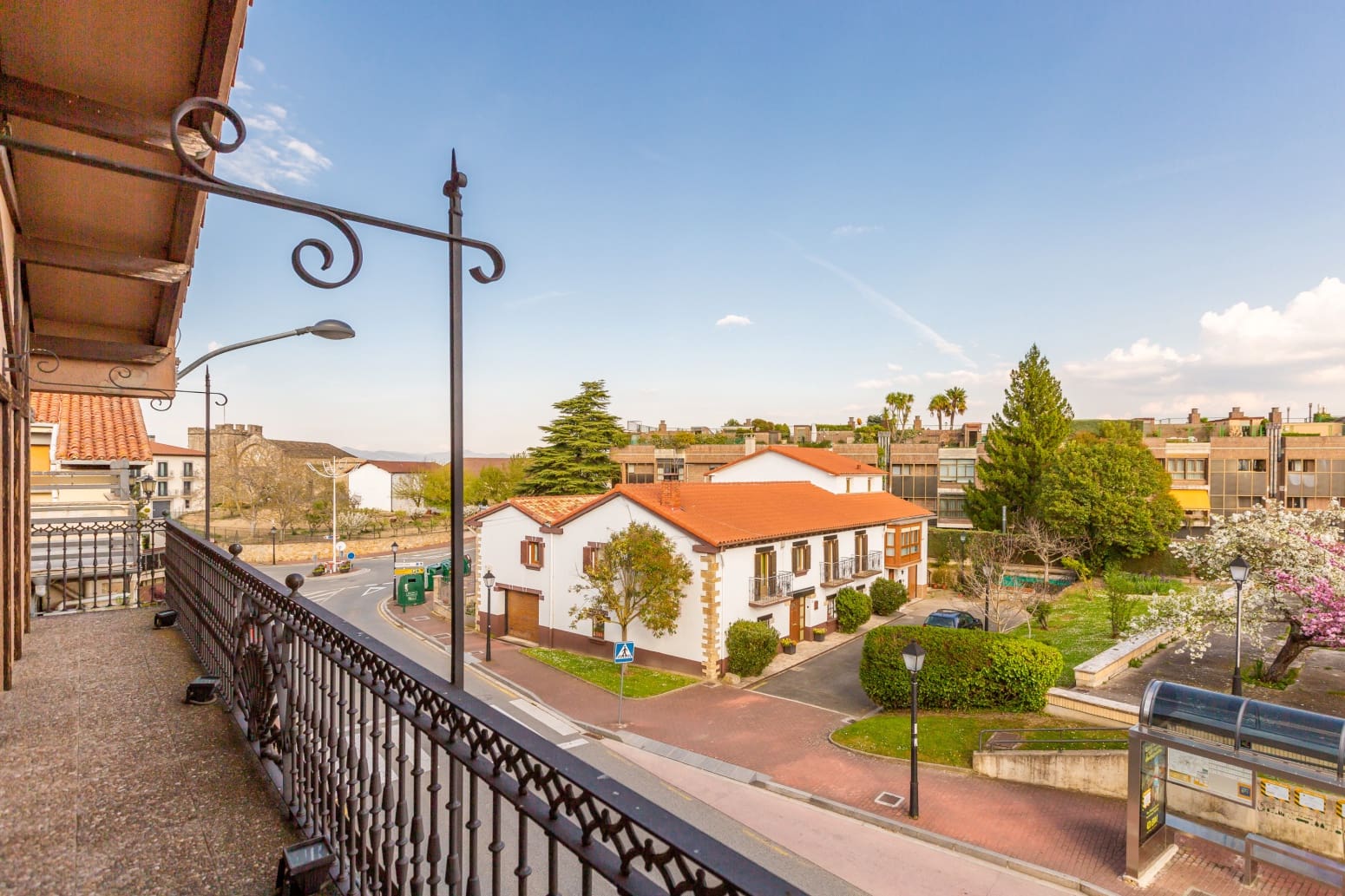 Commercial for sale in Cizur - € 5,000,000 (Ref: 9711175)