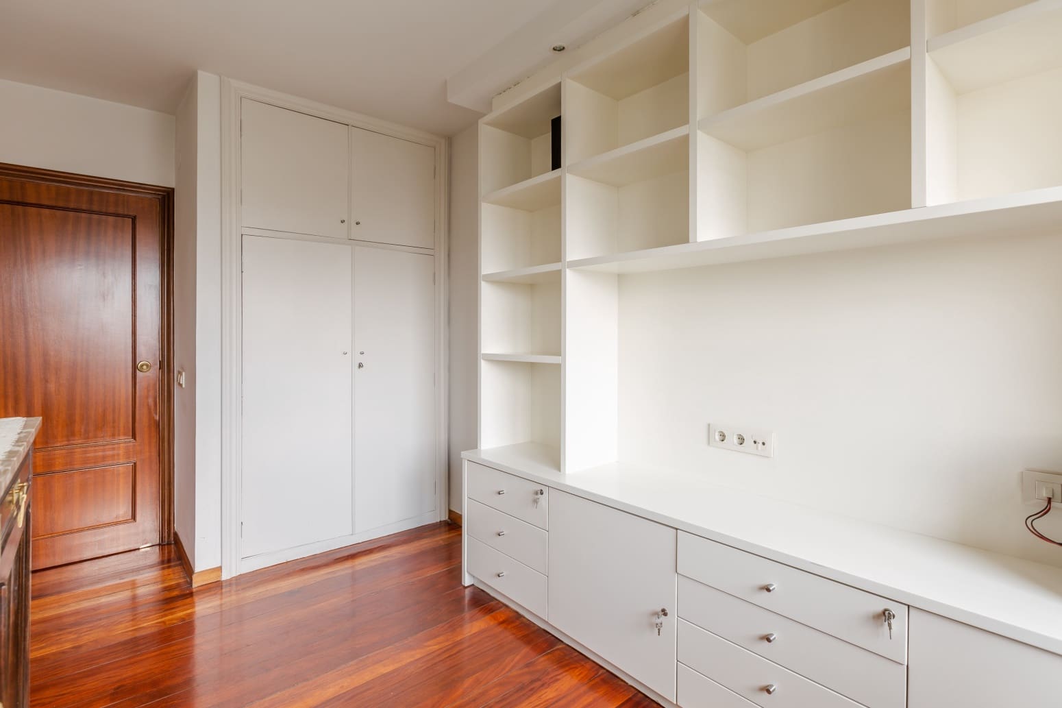 2 bedroom Flat for sale in Pamplona / Iruna with garage - € 525,000 (Ref: 9714636)