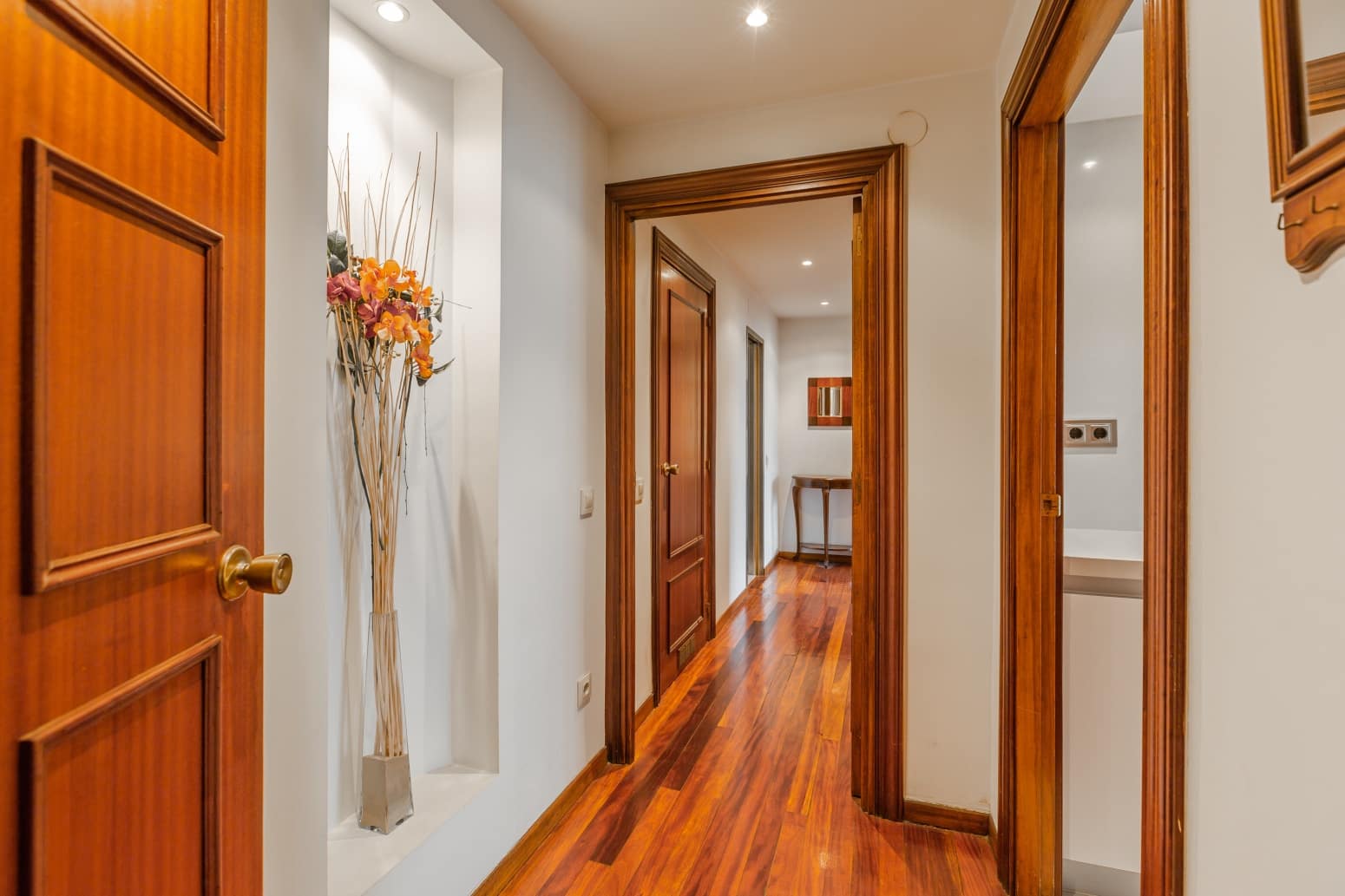 2 bedroom Flat for sale in Pamplona / Iruna with garage - € 525,000 (Ref: 9714636)