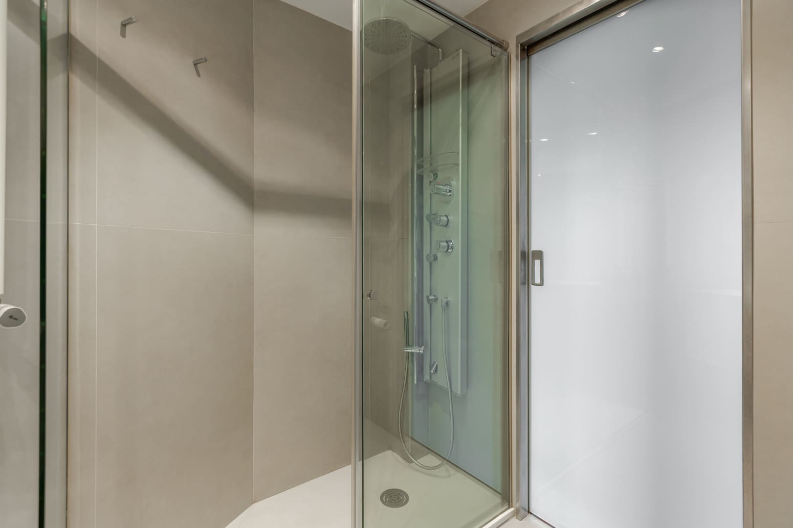 2 bedroom Flat for sale in Pamplona / Iruna with garage - € 525,000 (Ref: 9714636)