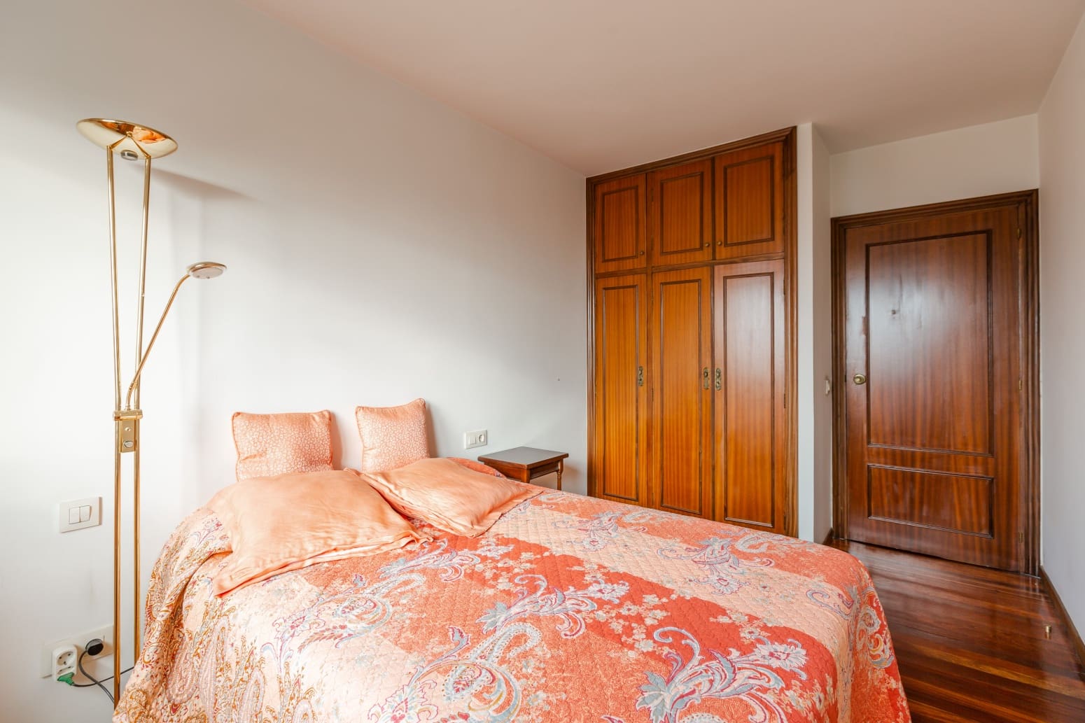 2 bedroom Flat for sale in Pamplona / Iruna with garage - € 525,000 (Ref: 9714636)