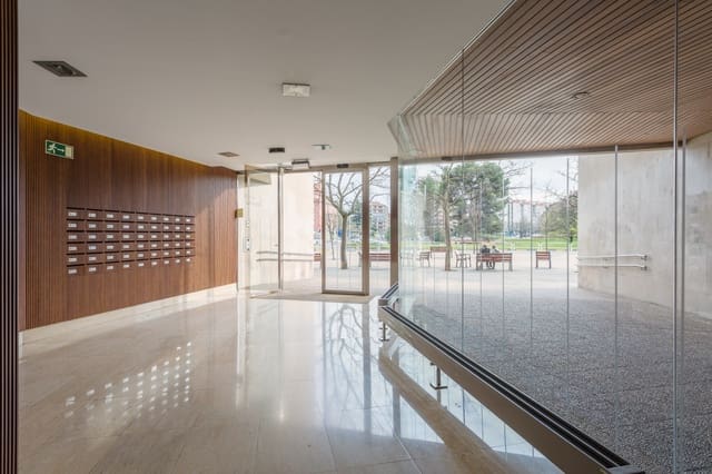 2 soveværelse Lejlighed til salg i Pamplona / Iruña med garage - € 525.000 (Ref: 9714636)