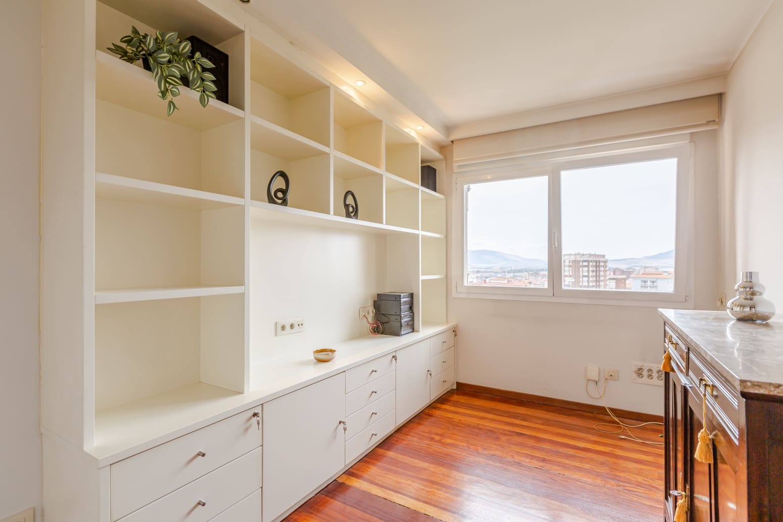 2 bedroom Flat for sale in Pamplona / Iruna - € 460,000 (Ref: 9714636)