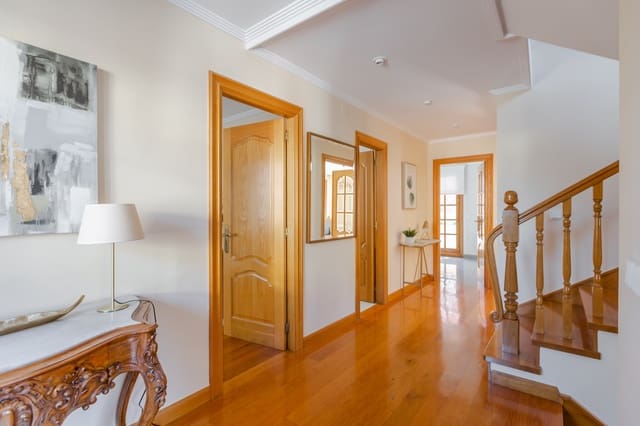 4 bedroom Villa for sale in Zizur Mayor / Zizur Nagusia with garage - € 730,000 (Ref: 9714637)