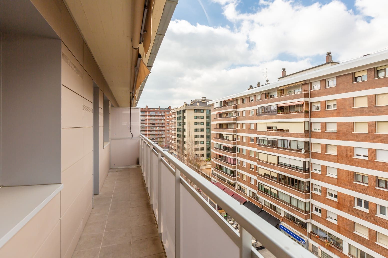 3 bedroom Flat for sale in Pamplona / Iruna with garage - € 315,000 (Ref: 9719712)