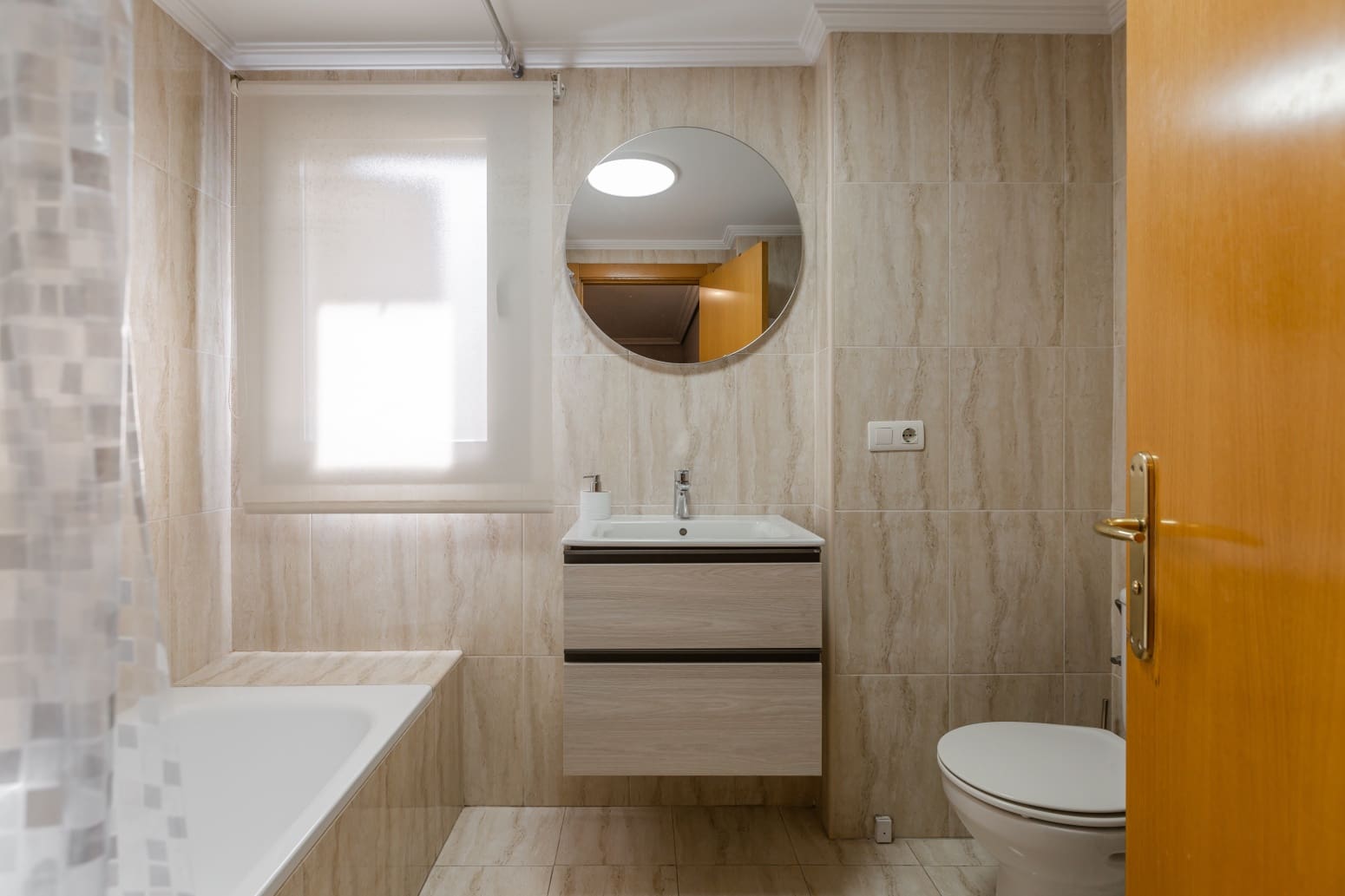 4 bedroom Villa for sale in Elorz with garage - € 374,000 (Ref: 9726462)