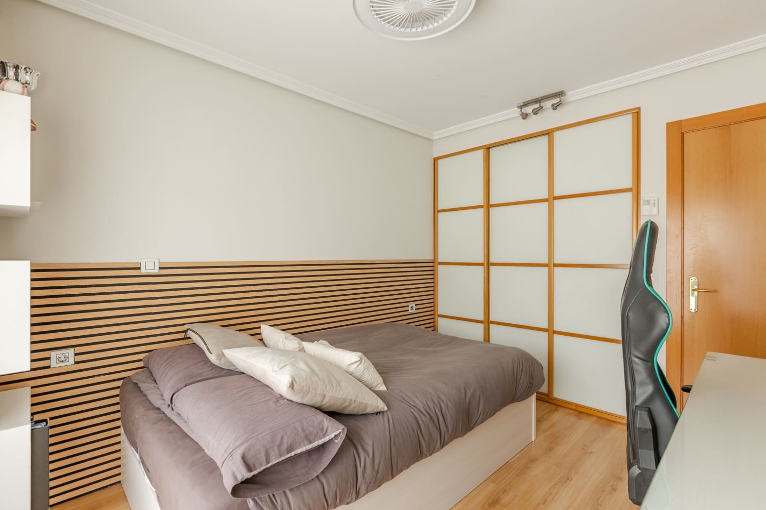 4 bedroom Villa for sale in Elorz with garage - € 374,000 (Ref: 9726462)