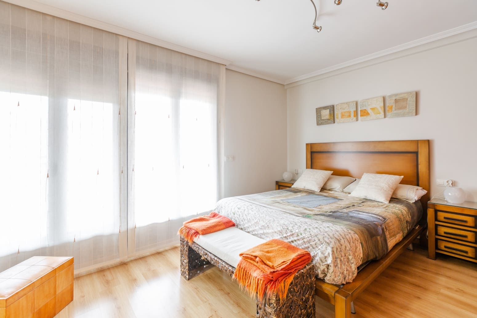 4 bedroom Villa for sale in Elorz with garage - € 374,000 (Ref: 9726462)