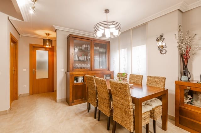 4 bedroom Villa for sale in Elorz, Noain with garage - € 374,000 (Ref: 9726462)