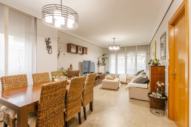 4 bedroom Villa for sale in Elorz, Noain with garage - € 374,000 (Ref: 9726462)