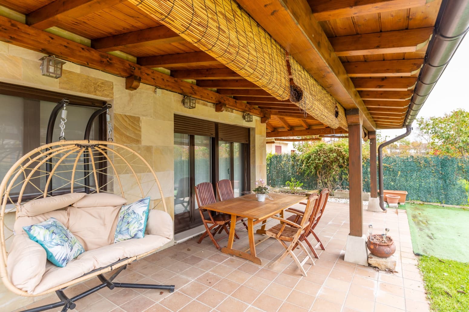4 bedroom Villa for sale in Elorz with garage - € 374,000 (Ref: 9726462)