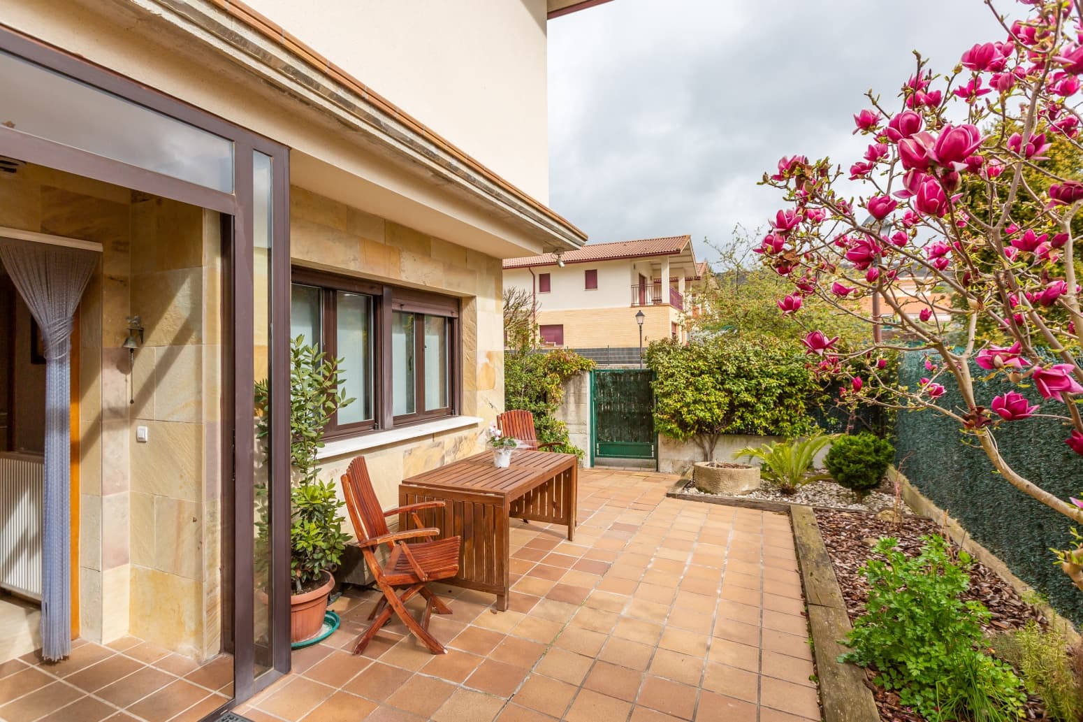 4 bedroom Villa for sale in Elorz with garage - € 374,000 (Ref: 9726462)