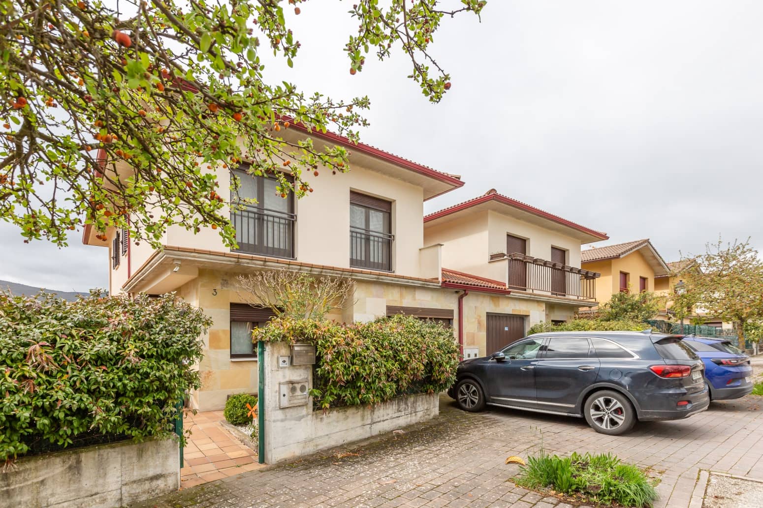 4 bedroom Villa for sale in Elorz with garage - € 374,000 (Ref: 9726462)