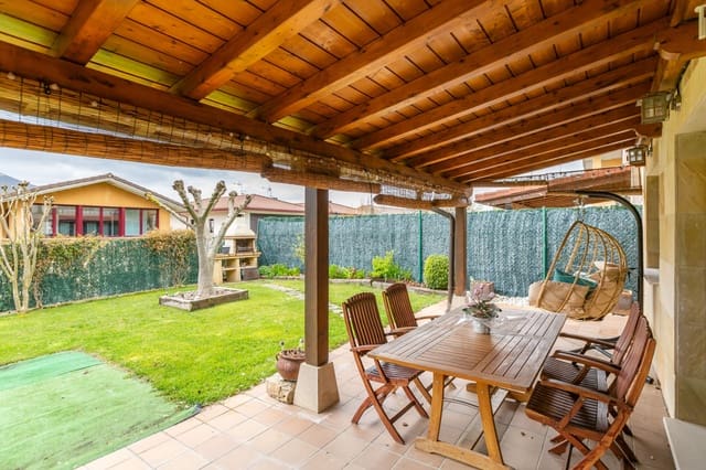 4 bedroom Villa for sale in Elorz, Noain with garage - € 374,000 (Ref: 9726462)