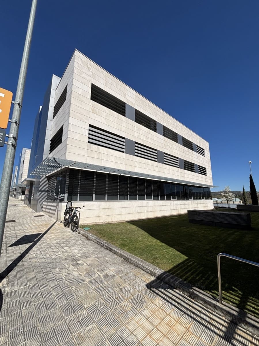 Oficina en Aranguren en venta - 125.000 € (Ref: 9735320)