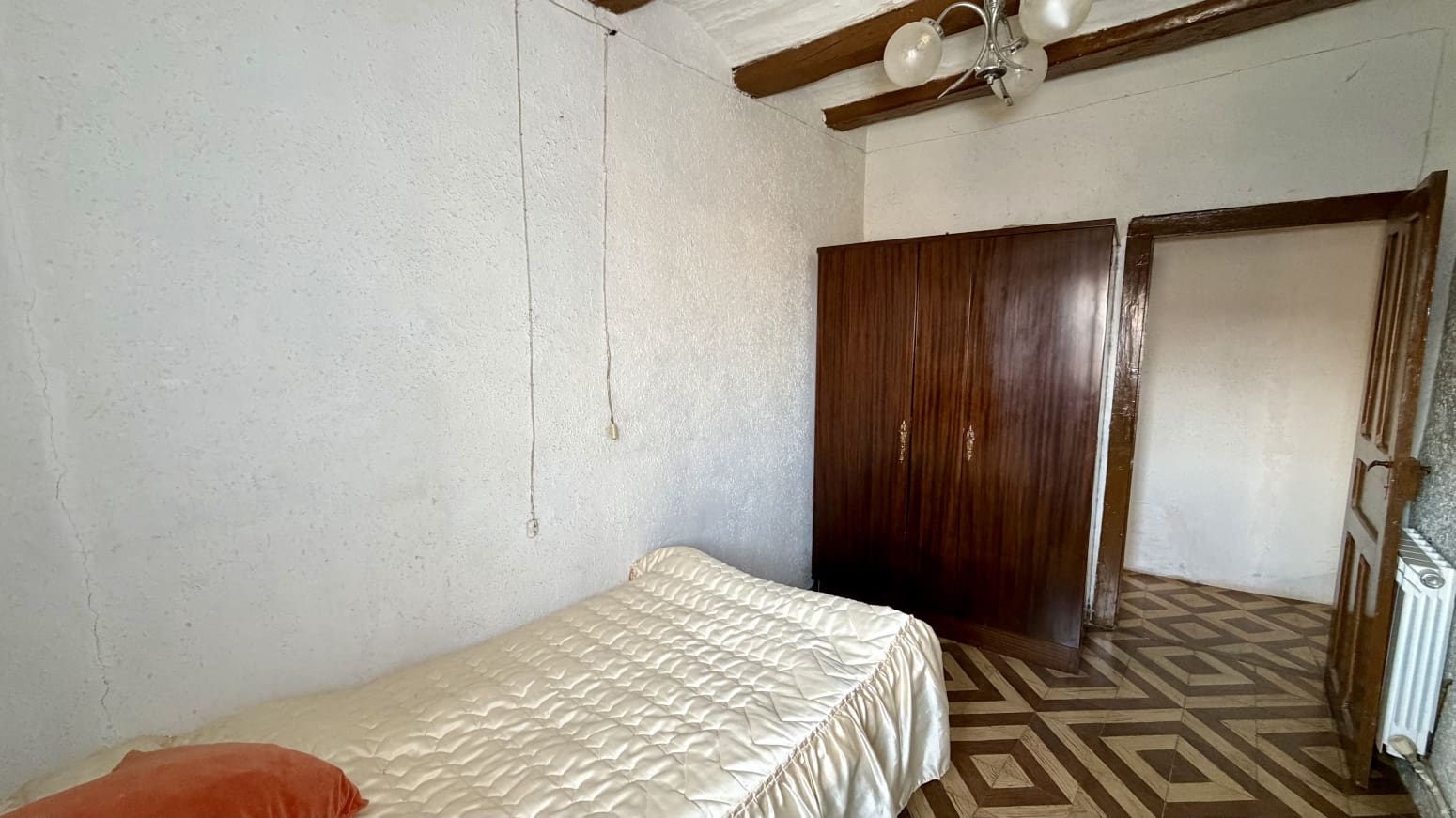 4 bedroom Villa for sale in Allo - € 205,000 (Ref: 9735321)