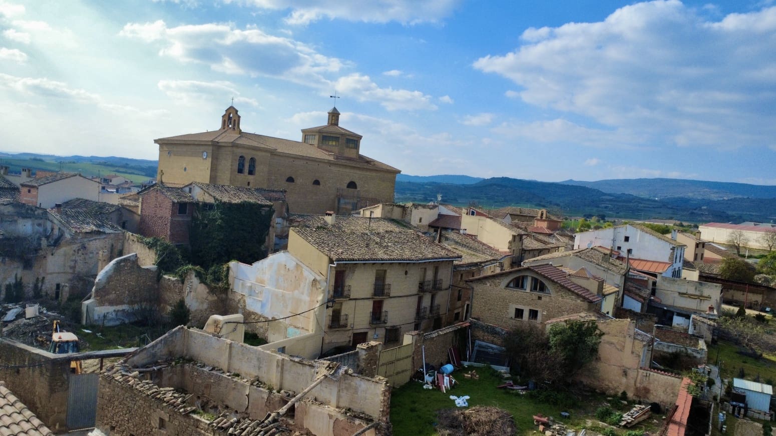 4 bedroom Villa for sale in Allo - € 205,000 (Ref: 9735321)