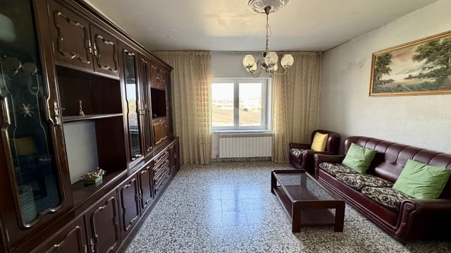 4 slaapkamer Villa te koop in Allo - € 205.000 (Ref: 9735321)