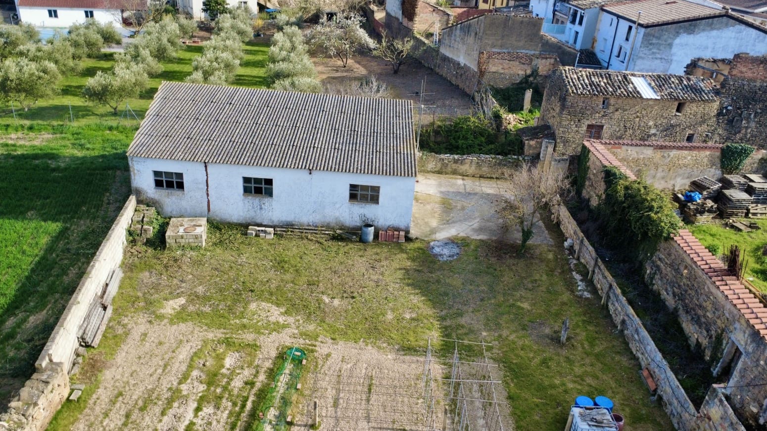 4 bedroom Villa for sale in Allo - € 205,000 (Ref: 9735321)