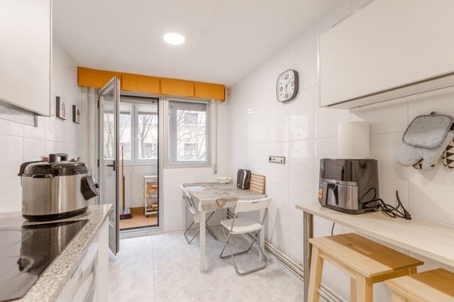 Piso de 3 habitaciones en Pamplona / Iruña en venta con garaje - 315.000 € (Ref: 9738334)