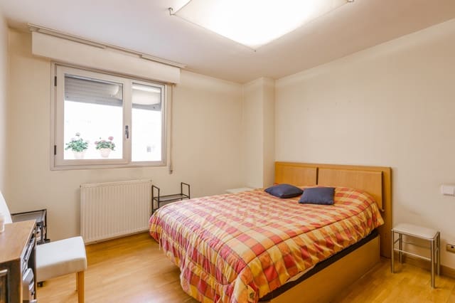 Piso de 3 habitaciones en Pamplona / Iruña en venta con garaje - 315.000 € (Ref: 9738334)