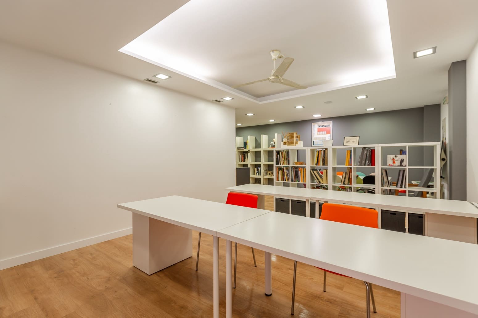 Erhverv til salg i Pamplona / Iruna - € 120.000 (Ref: 9755438)