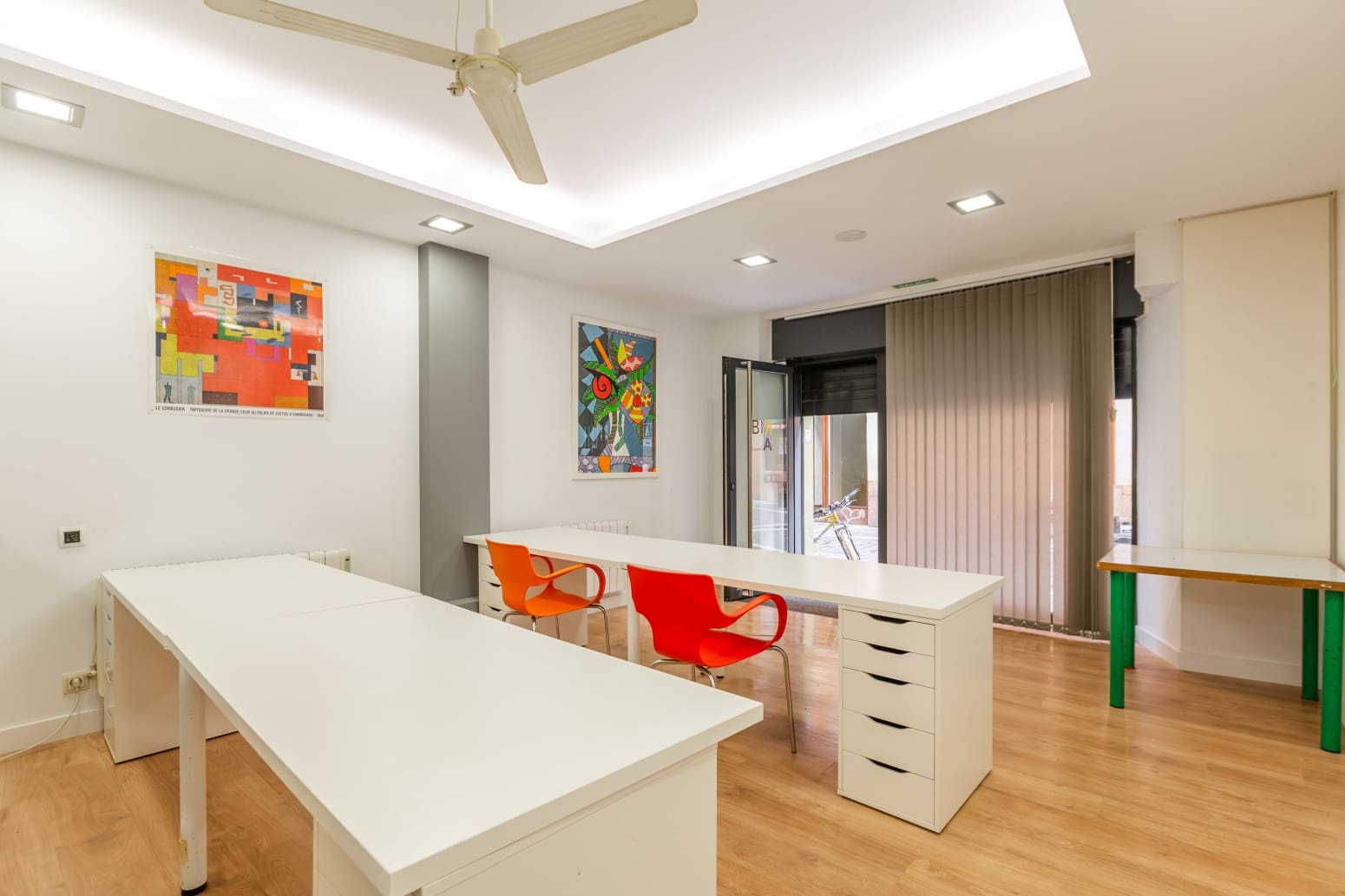 Erhverv til salg i Pamplona / Iruna - € 120.000 (Ref: 9755438)