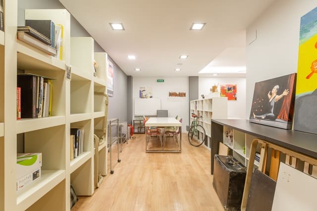 Komercyjne na sprzedaż w Pampeluna - 120 000 € (Ref: 9755438)