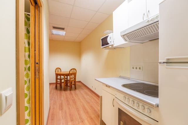 Komercyjne na sprzedaż w Pampeluna - 120 000 € (Ref: 9755438)