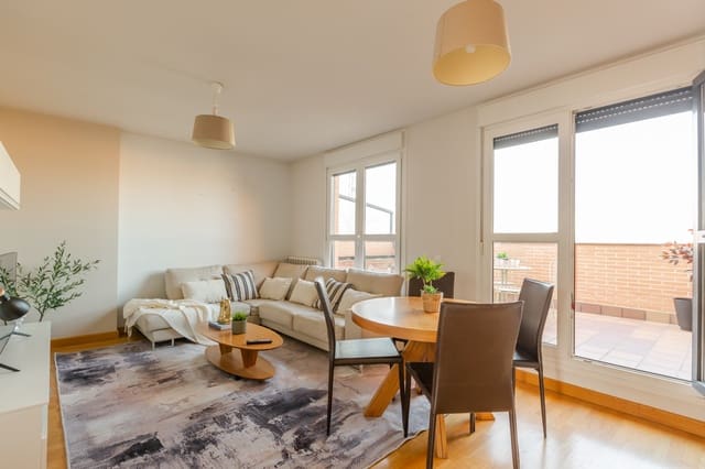 2 slaapkamer Flat te koop in Pamplona met garage - € 350.000 (Ref: 9755441)