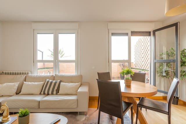 2 slaapkamer Flat te koop in Pamplona met garage - € 350.000 (Ref: 9755441)