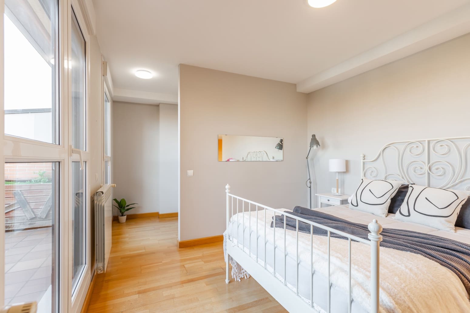 2 slaapkamer Flat te koop in Pamplona met garage - € 350.000 (Ref: 9755441)