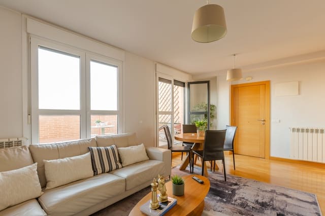 2 slaapkamer Flat te koop in Pamplona met garage - € 350.000 (Ref: 9755441)