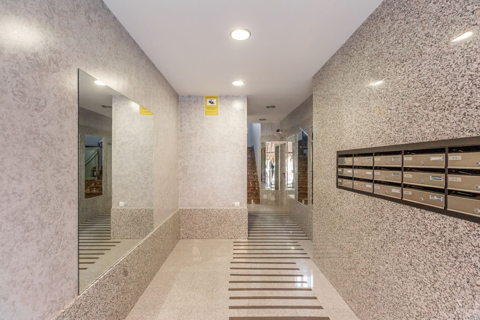 2 slaapkamer Flat te koop in Pamplona met garage - € 350.000 (Ref: 9755441)