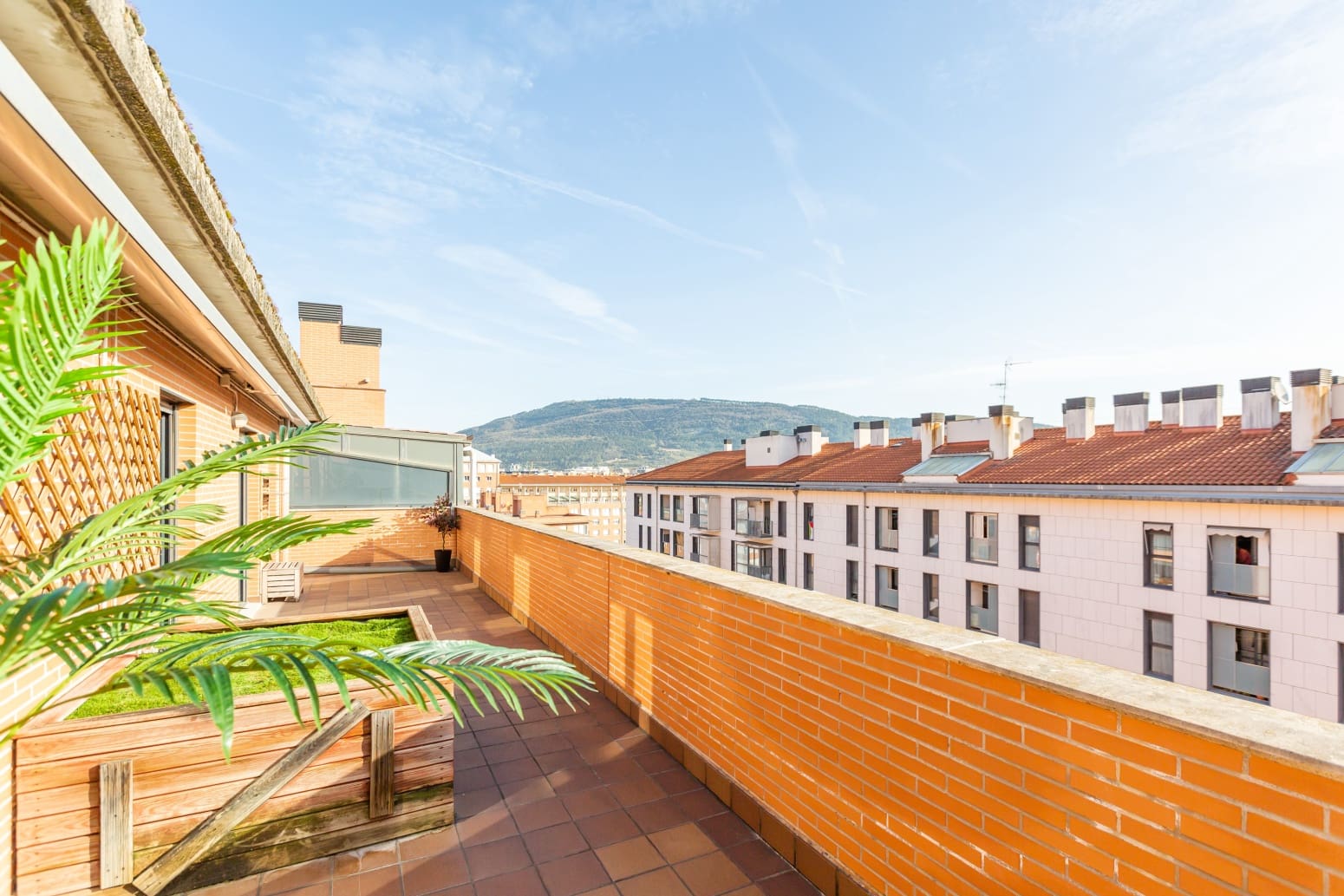 2 slaapkamer Flat te koop in Pamplona met garage - € 350.000 (Ref: 9755441)