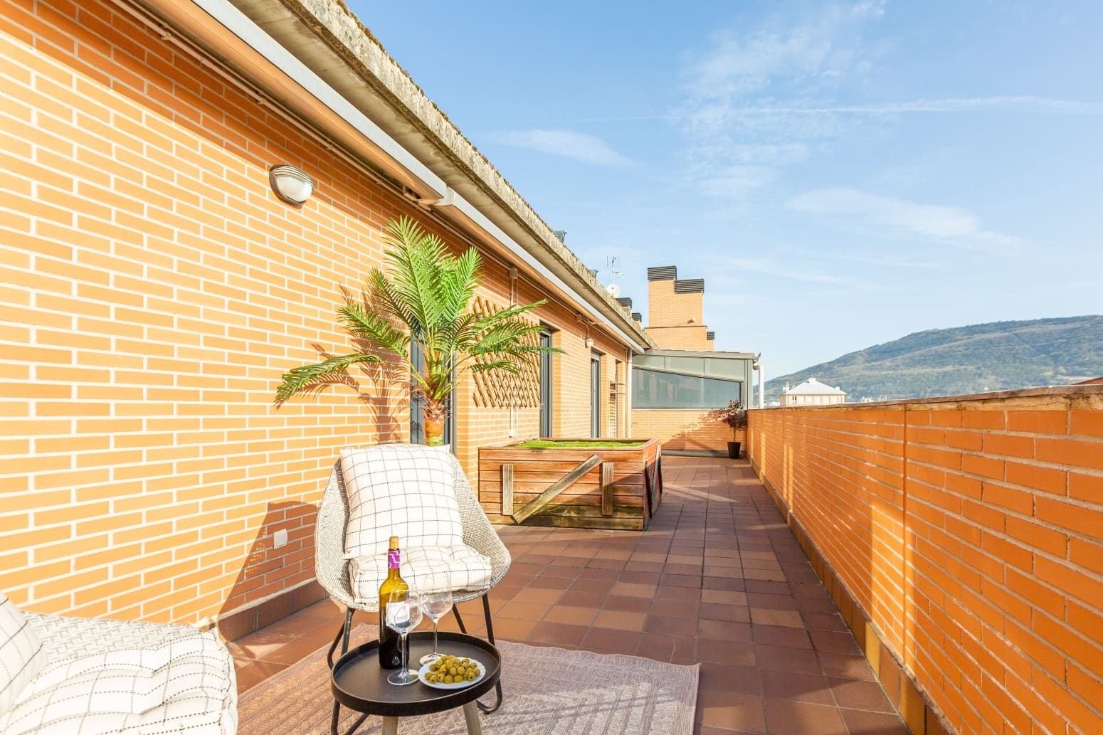 2 slaapkamer Flat te koop in Pamplona met garage - € 350.000 (Ref: 9755441)