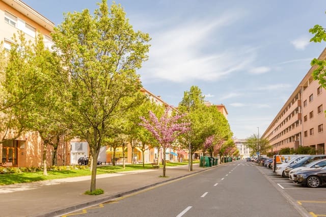 Erhverv til salg i Berriozar med garage - € 220.000 (Ref: 9758678)