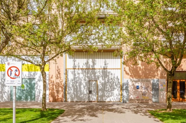 Erhverv til salg i Berriozar med garage - € 220.000 (Ref: 9758678)