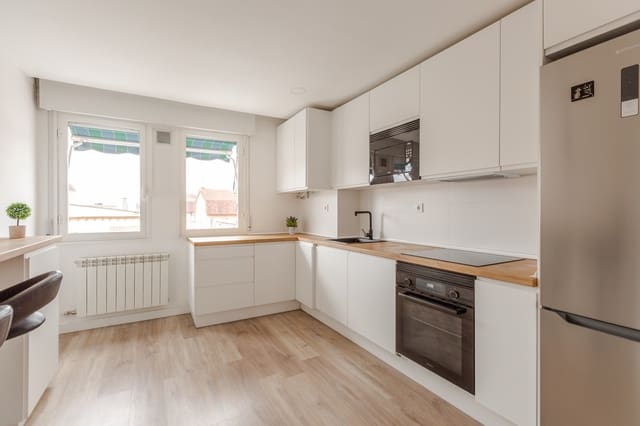 3 bedroom Flat for sale in Noain - € 247,000 (Ref: 9780273)