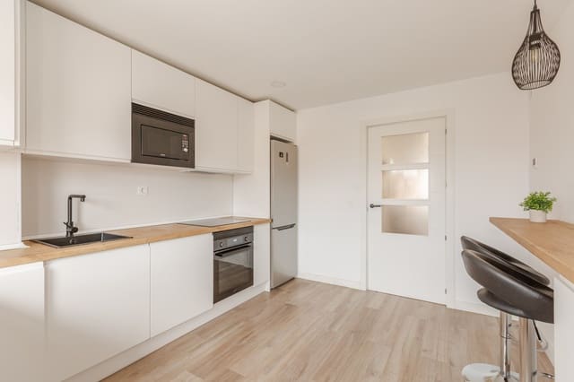 3 bedroom Flat for sale in Noain - € 247,000 (Ref: 9780273)