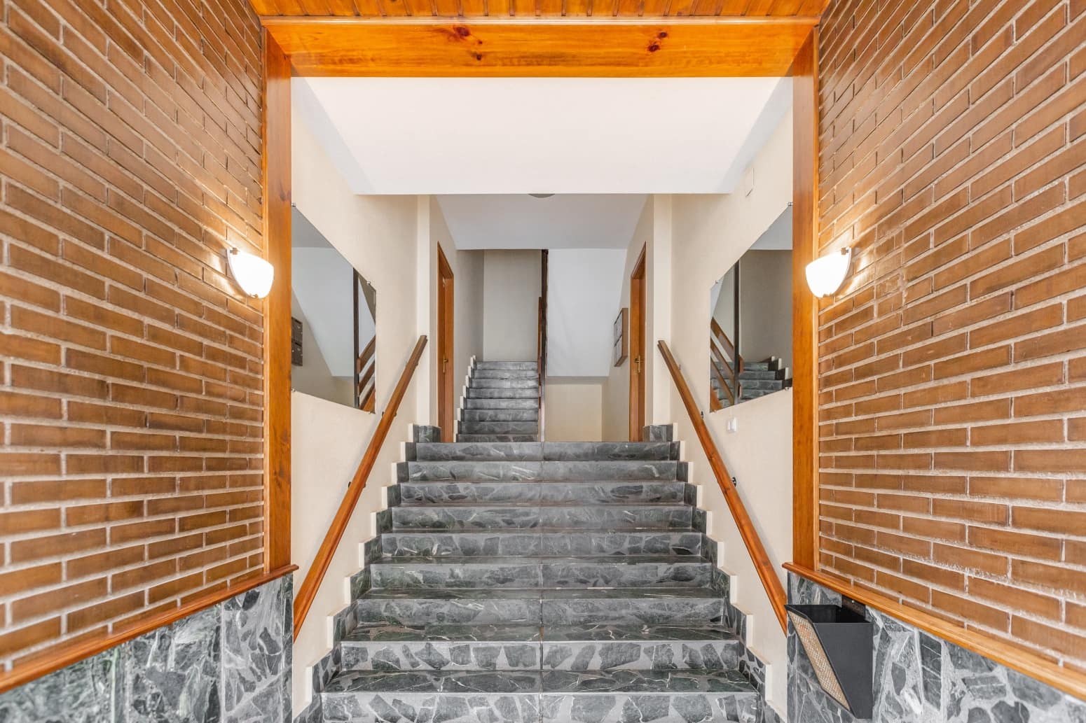 3 bedroom Flat for sale in Noain - € 247,000 (Ref: 9780273)