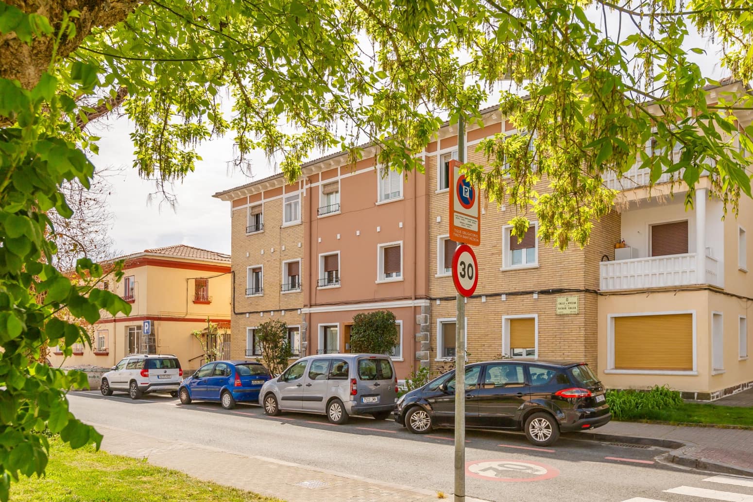 3 bedroom Flat for sale in Pamplona / Iruna - € 225,000 (Ref: 9780274)